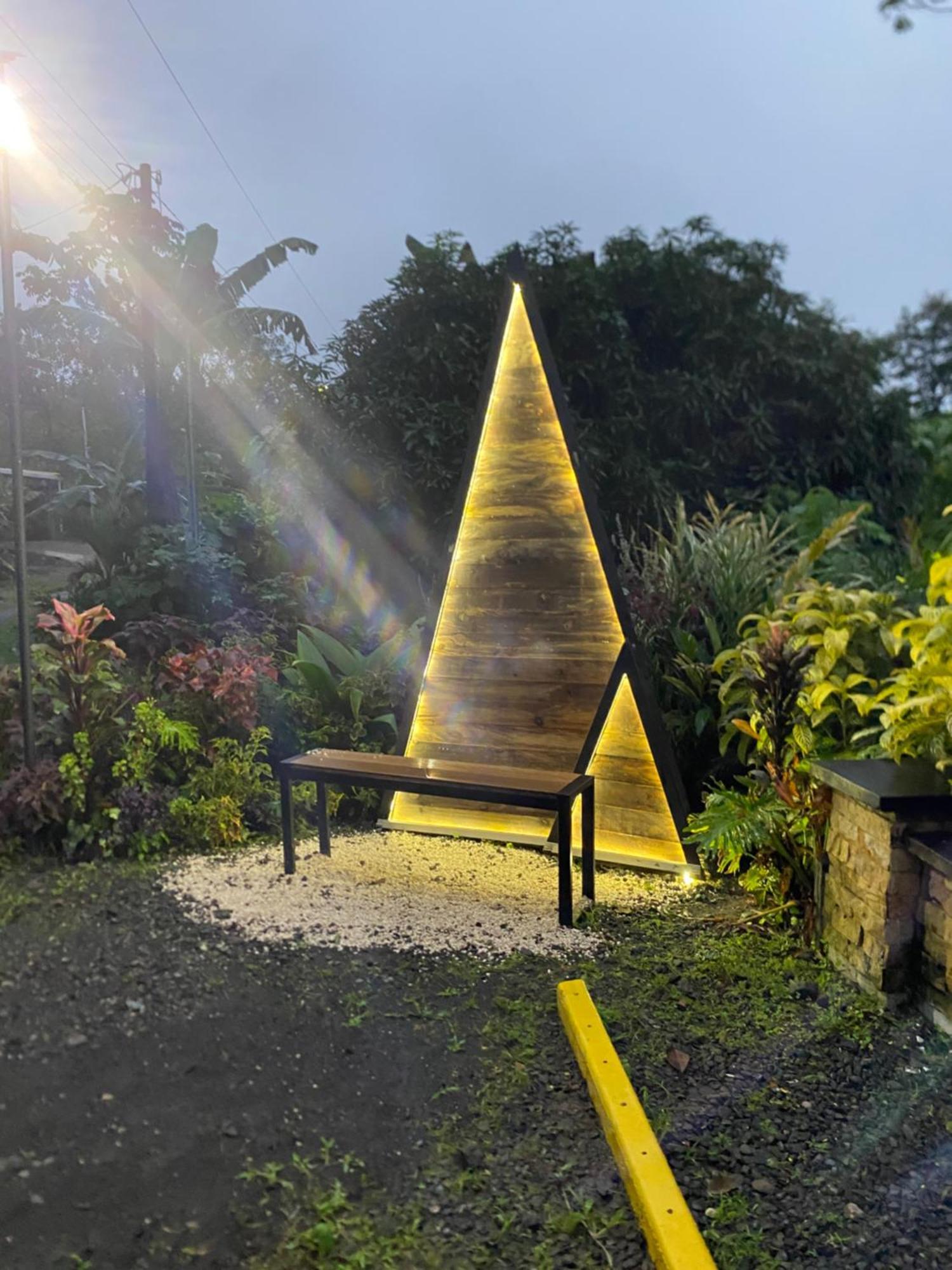 Mali'S House Hotel La Fortuna Екстериор снимка